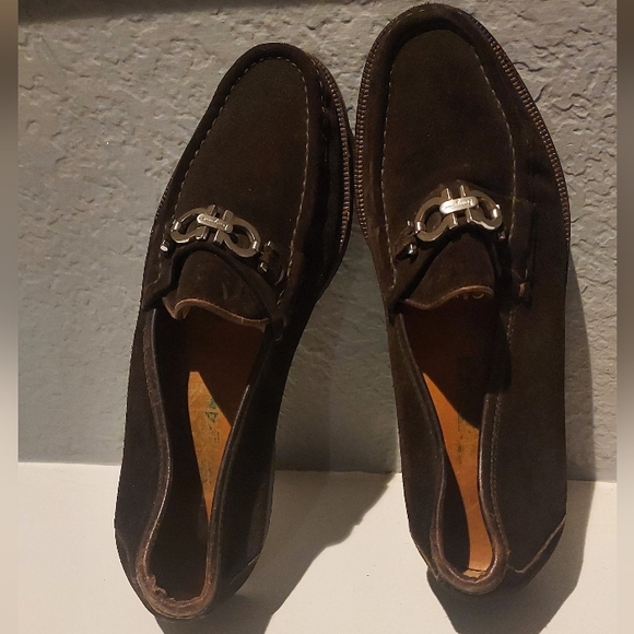Salvatore Ferragamo Brown Leather Loafers with Gancini Detail - Picture 5 of 5